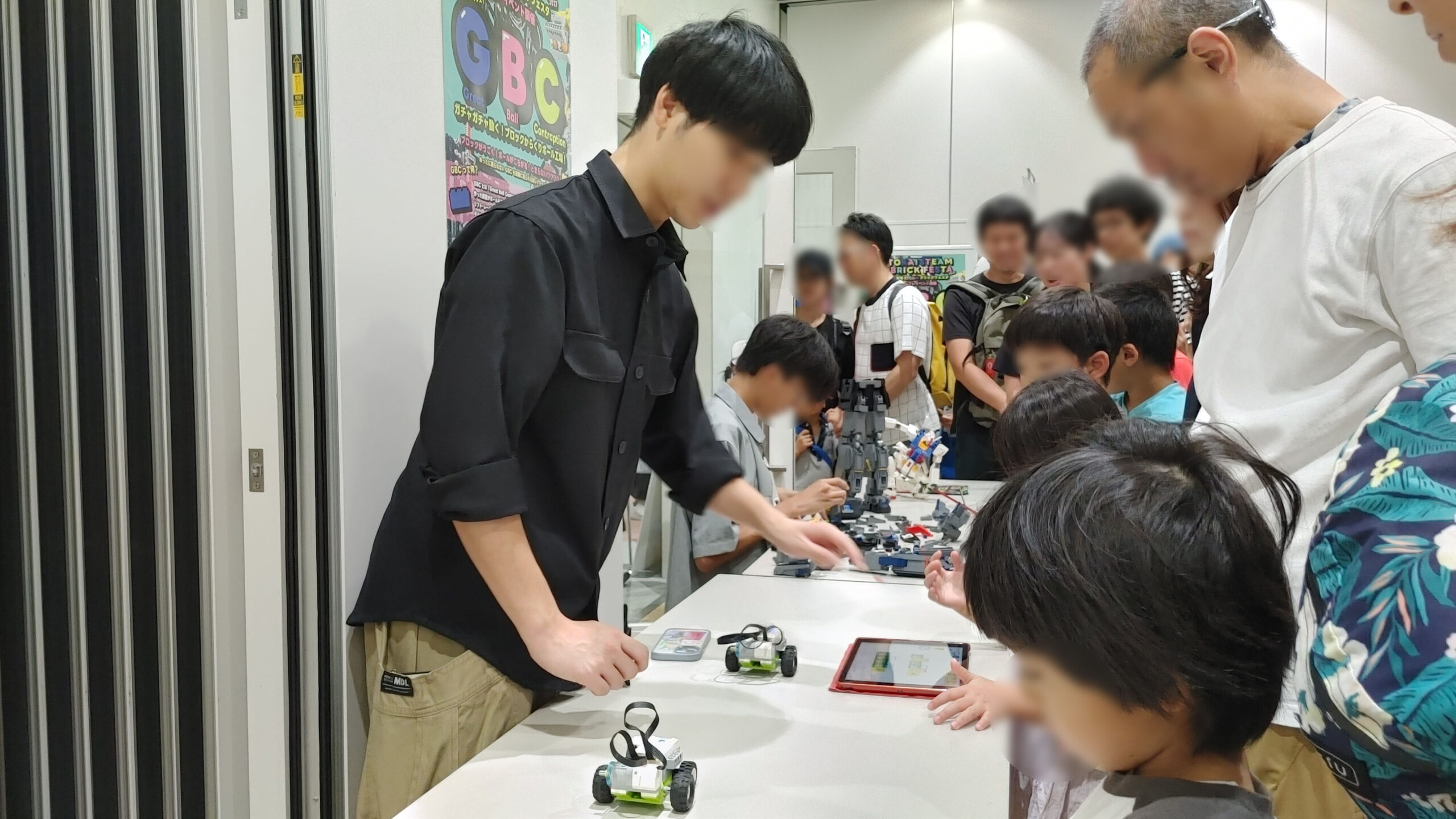 笑顔を見せる参加者